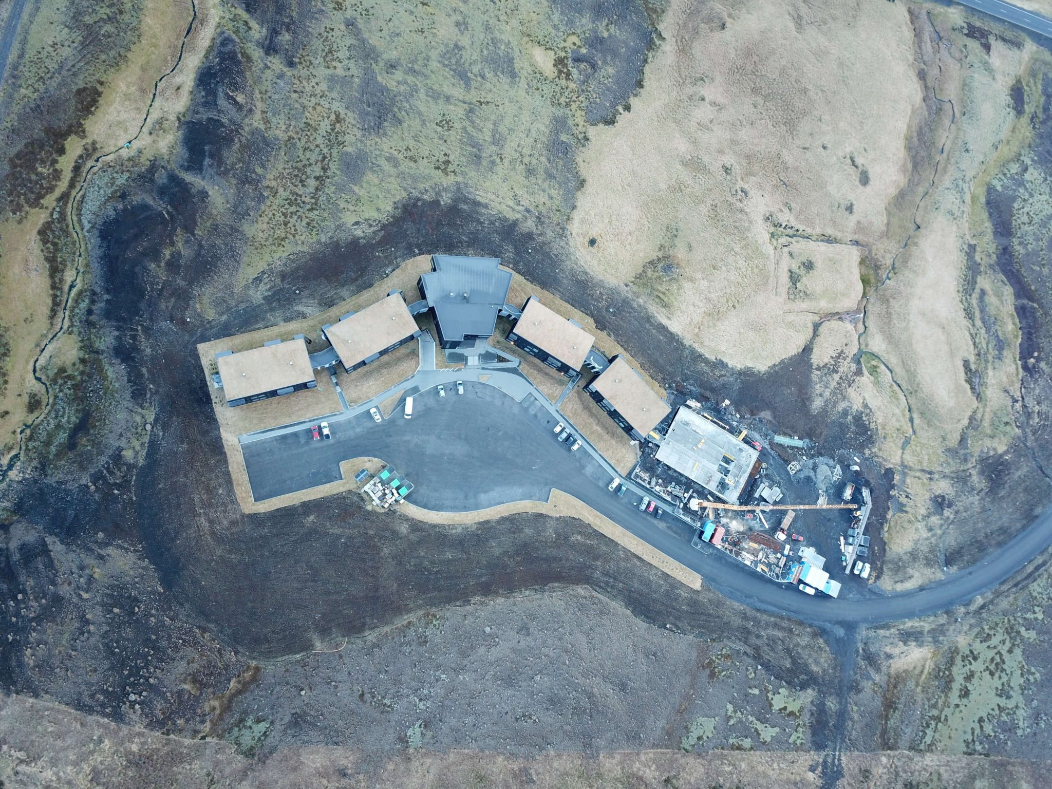The hotel building and its surroundings in Öræfi